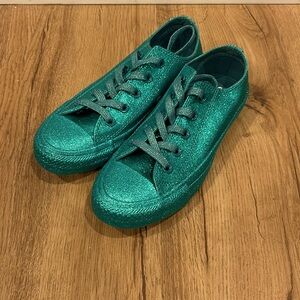 Converse All Star ⭐️ Chuck Taylor Glitter shoes Men’s Size 4 Woman’s Size 6